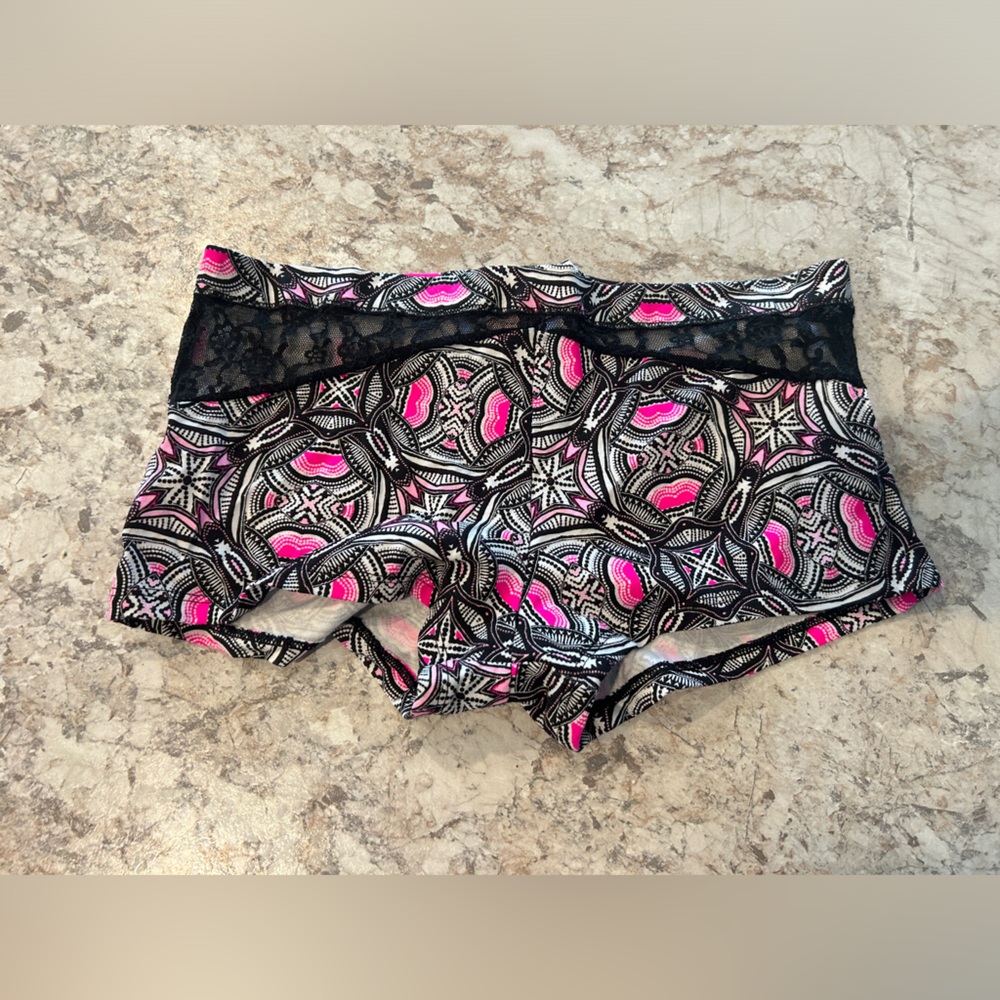 VS Boy Short Black Pink NWT Large